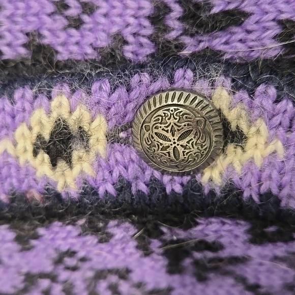 Vintage L.L. Bean Black and Purple Wool Cardigan - Picture 7 of 7